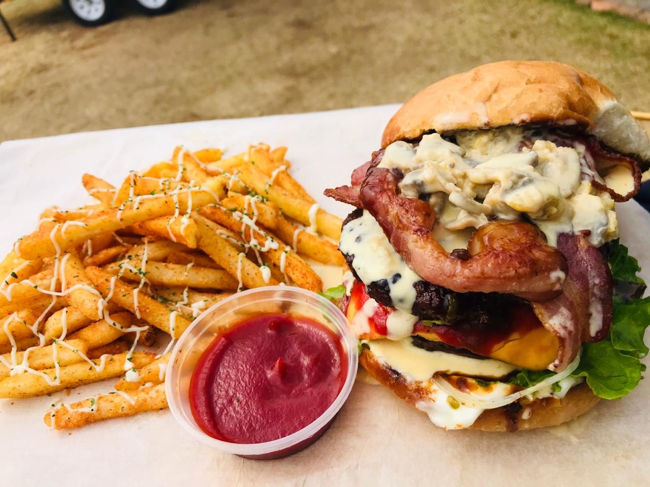 Burger & Chips — Beef